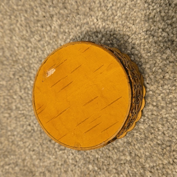 Handcarved Birch Jewlery Trinket Box - Picture 3 of 6